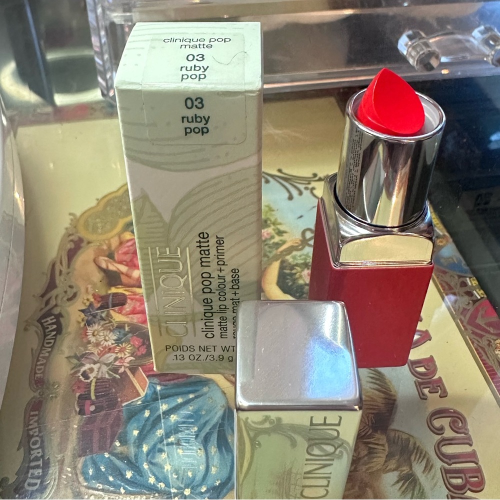 Matte lip colour plus primer